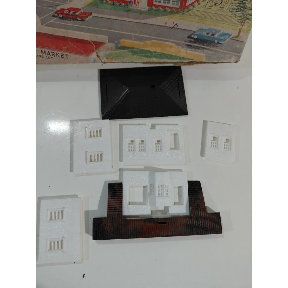 Plasticville 4902 HO Gauge Model Railroad Assortment Houses Church Station w/Box